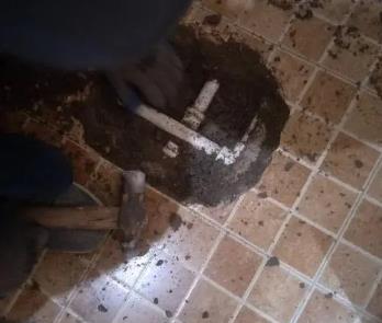 阿鲁科尔卫生间漏水维修公司为您分享下卫生间渗水如何处理及注意事项